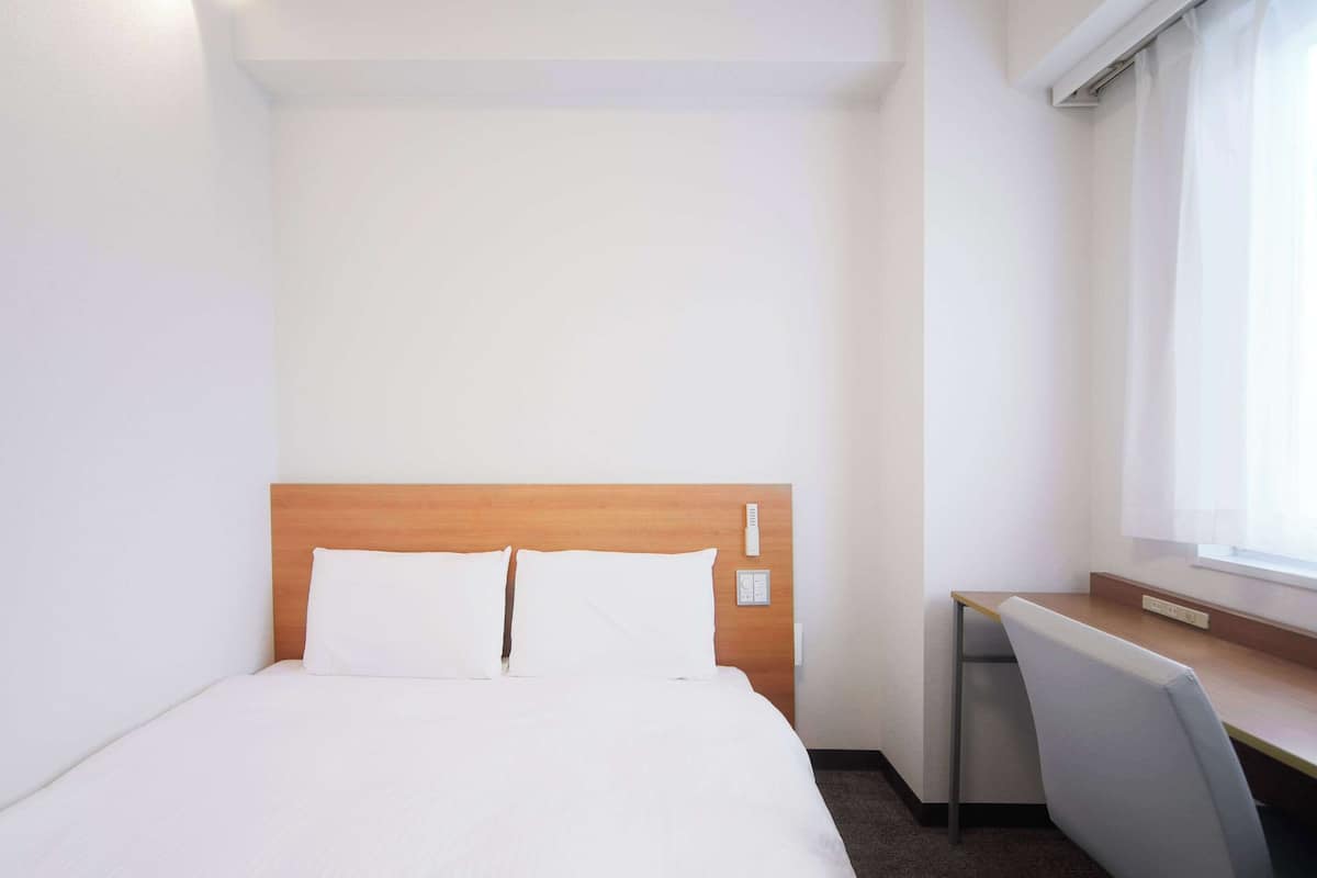 standard room, 1 double bed, non smoking | down duvets, desk, laptop workspace, blackout curtains