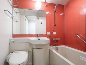 Down comforters, desk, laptop workspace, free WiFi - Comfort Inn Hitachinaka (Hitachinaka)
