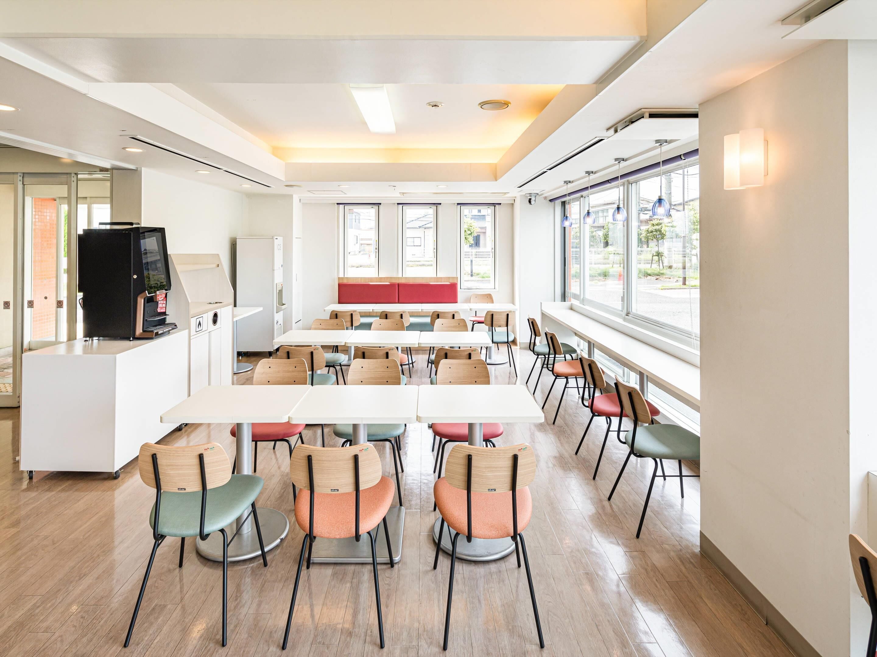 每日供应自助式早餐（每人 JPY 1100）