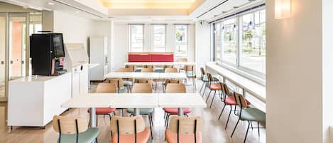 Café da manhã com buffet todos os dias (JPY 1100 por pessoa)