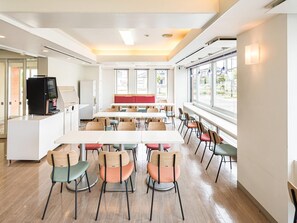 Daily buffet breakfast (JPY 1100 per person) - Comfort Inn Hitachinaka (Hitachinaka)