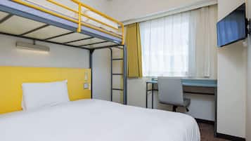 ์คํ ๋ค๋๋ฃธ, ์นจ๋(์ฌ๋ฌ ๊ฐ), ๊ธ์ฐ (1 Double Bed + 1 Loft Bed) | ์ค๋ฆฌ/๊ฑฐ์ํธ ์ด๋ถ, ์ฑ
์, ๋
ธํธ๋ถ ์์
๊ณต๊ฐ, ์๋ง ์ปคํผ