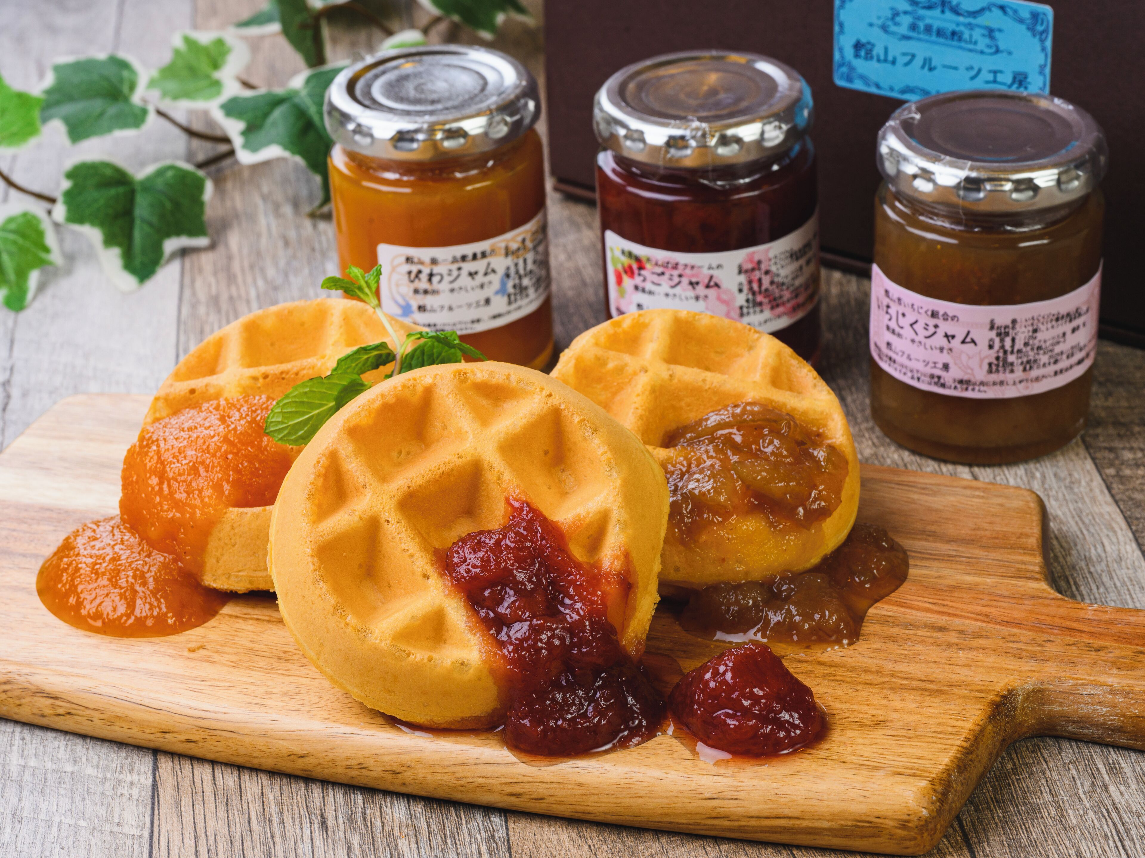 daily buffet breakfast (jpy 990 per person)