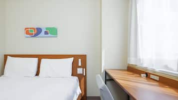 Standard Room, 1 Double Bed, Non Smoking | Desk, laptop workspace, blackout drapes, free WiFi