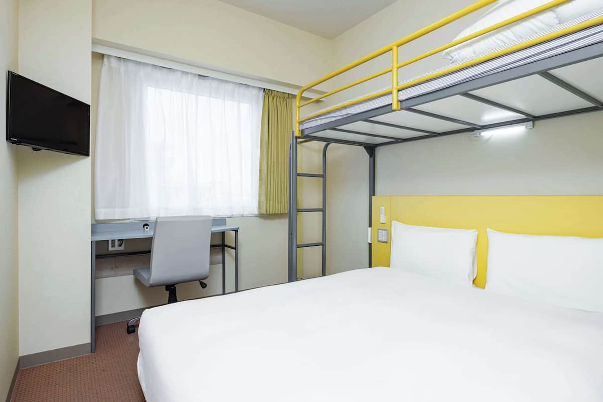 standard room, multiple beds, non smoking | desk, laptop workspace, blackout curtains, free wifi