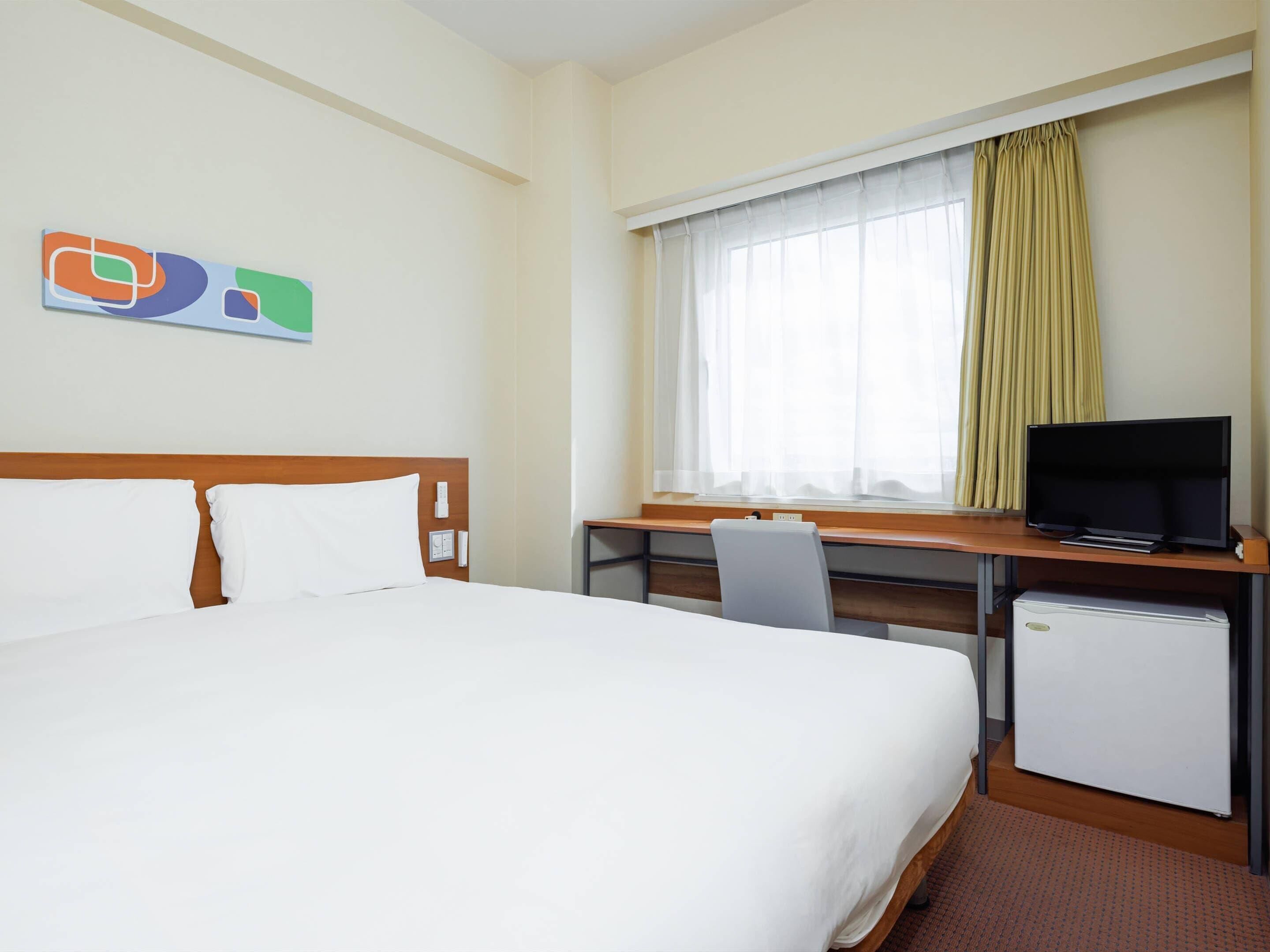 Standard Room, 1 Double Bed, Non Smoking | Desk, laptop workspace, blackout drapes, free WiFi