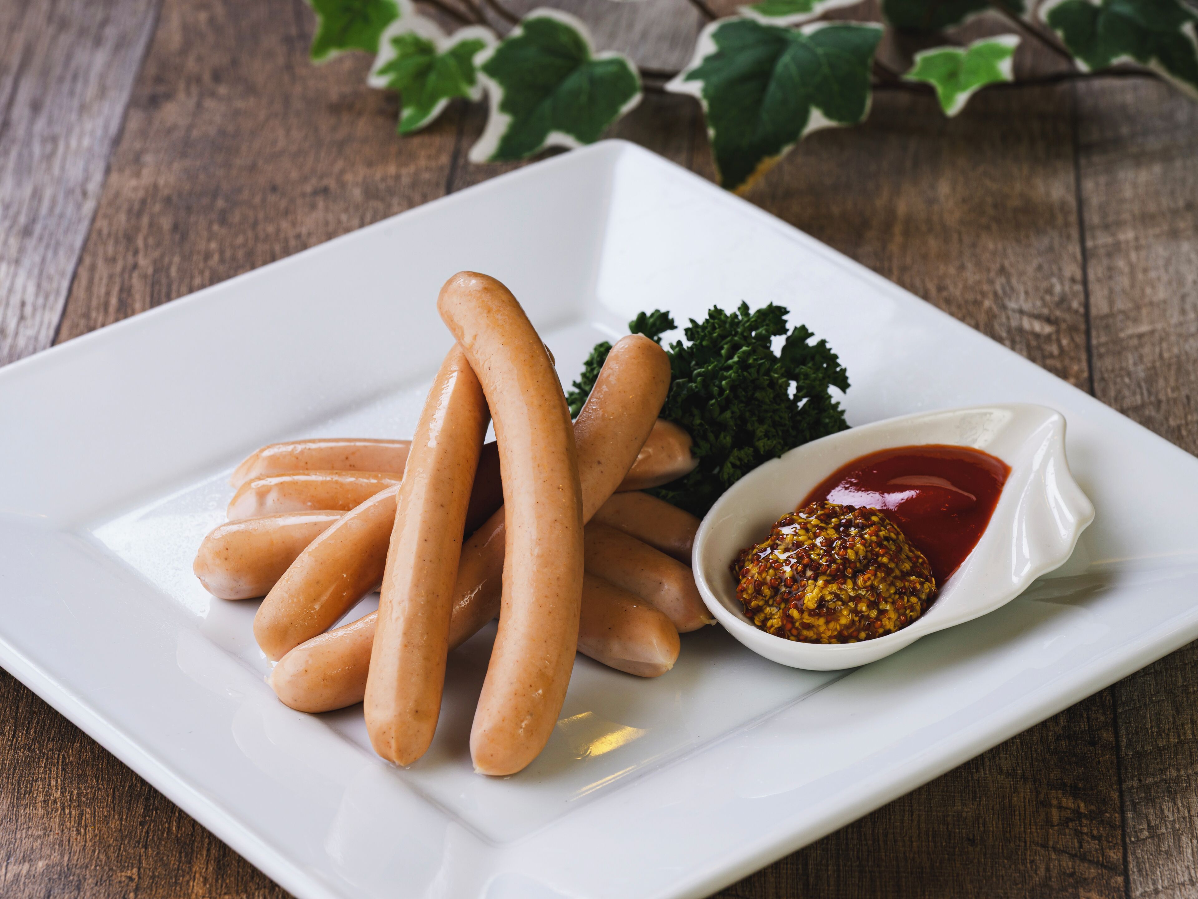 daily buffet breakfast (jpy 990 per person)