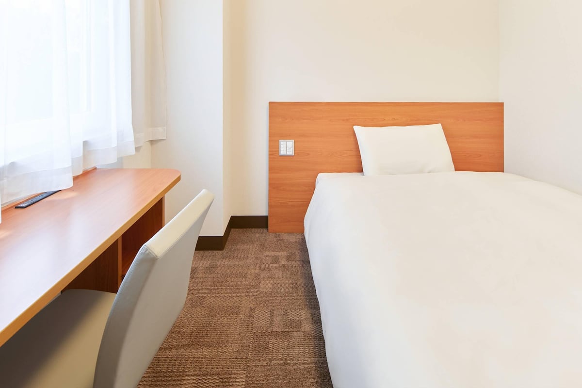 Standard Room, 1 Double Bed, Non Smoking | Down comforters, desk, laptop workspace, blackout drapes