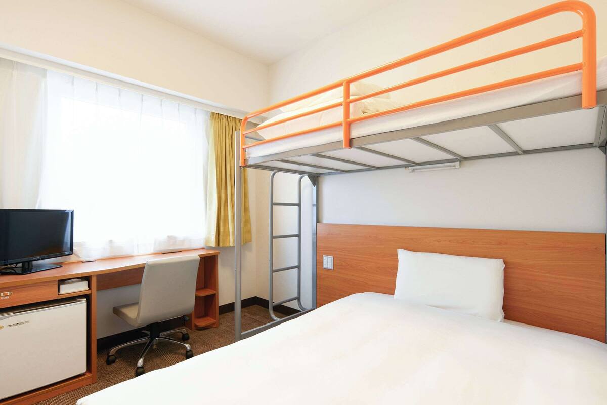 standard room, 1 double bed + 1 loft bed, non-smoking | down duvets, desk, laptop workspace, blackout curtains