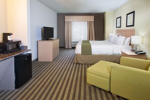 Desk, iron/ironing board, free WiFi, bed sheets - Holiday Inn Express Hotel & Suites Alvarado by IHG (Alvarado)