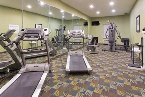 A gym with treadmills, ellipticals, and weight machines. - Holiday Inn Express Hotel & Suites Alvarado by IHG (Alvarado)