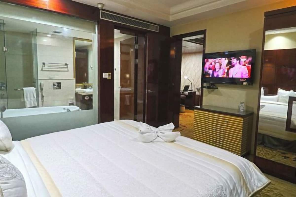 1 Schlafzimmer, hochwertige Bettwaren, Minibar, Zimmersafe
