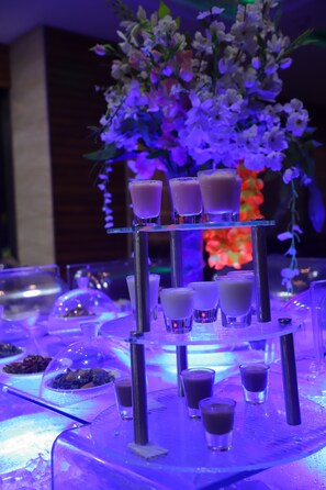 2 ravintolaa, joissa tarjoillaan aamiainen