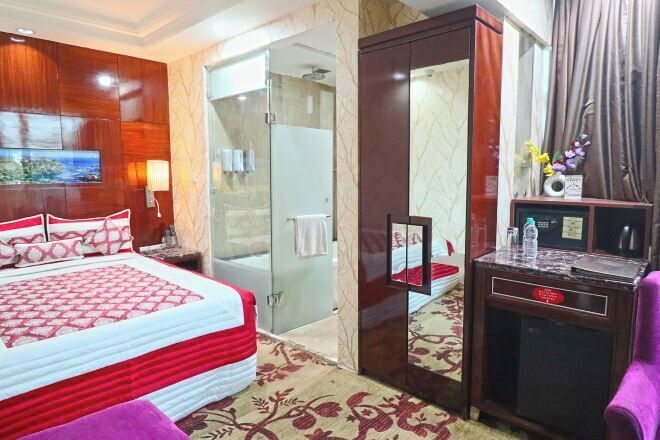 1 bedroom, premium bedding, minibar, in-room safe