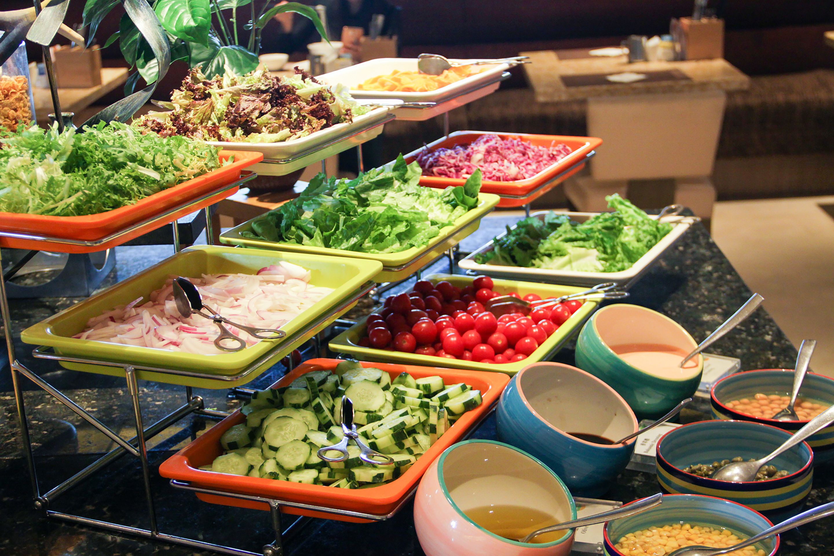 Daily buffet breakfast (CNY 158 per person)