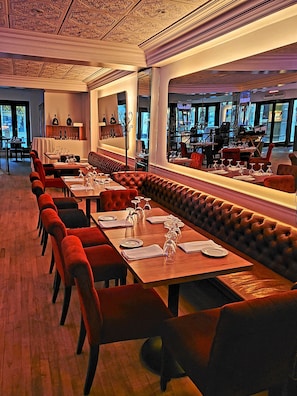 Breakfast, lunch, dinner served; French cuisine