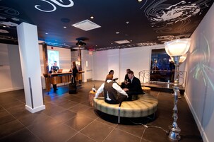 Sala de estar en el lobby