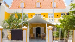 Unclassified image, 3 of 67, button - Academy Hotel Curacao (Willemstad)