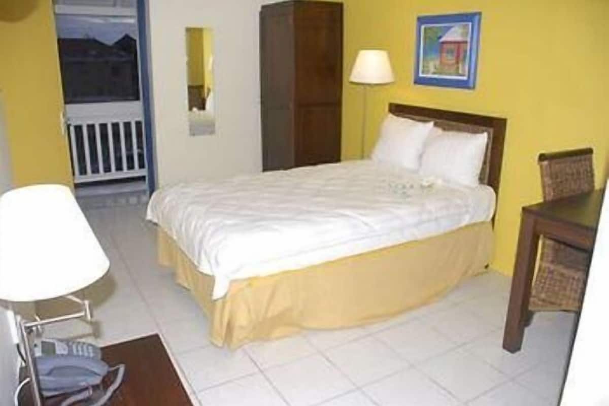 In-room safe, desk, blackout drapes, iron/ironing board (on request)