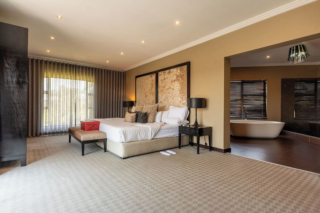 行政套房, 1 间卧室, 浴缸, 湖景 | 迷你吧、客房内保险箱、办公桌、免费 WiFi