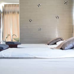 Body treatments, hydrotherapy, aromatherapy, hot stone massages