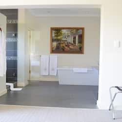 Standard Room | Bathroom | Separate bathtub and shower, deep-soaking bathtub, free toiletries