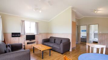 Deluxe 2 Bedroom Cabin | Living area