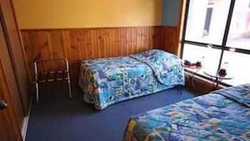 Standard Apartment, 2 Bedrooms, Non Smoking, Kitchen (Streaky) | 2 bedrooms, rollaway beds