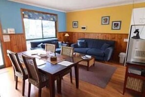 บริเวณนั่งเล่น