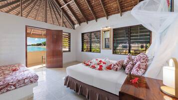 Bungalow, Beachfront | Premium bedding, in-room safe, desk, iron/ironing board