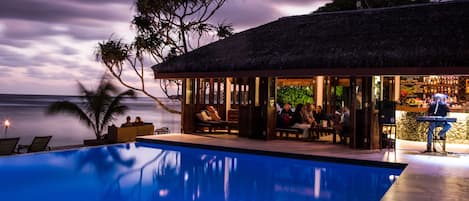 Outdoor pool, pool umbrellas, sun loungers