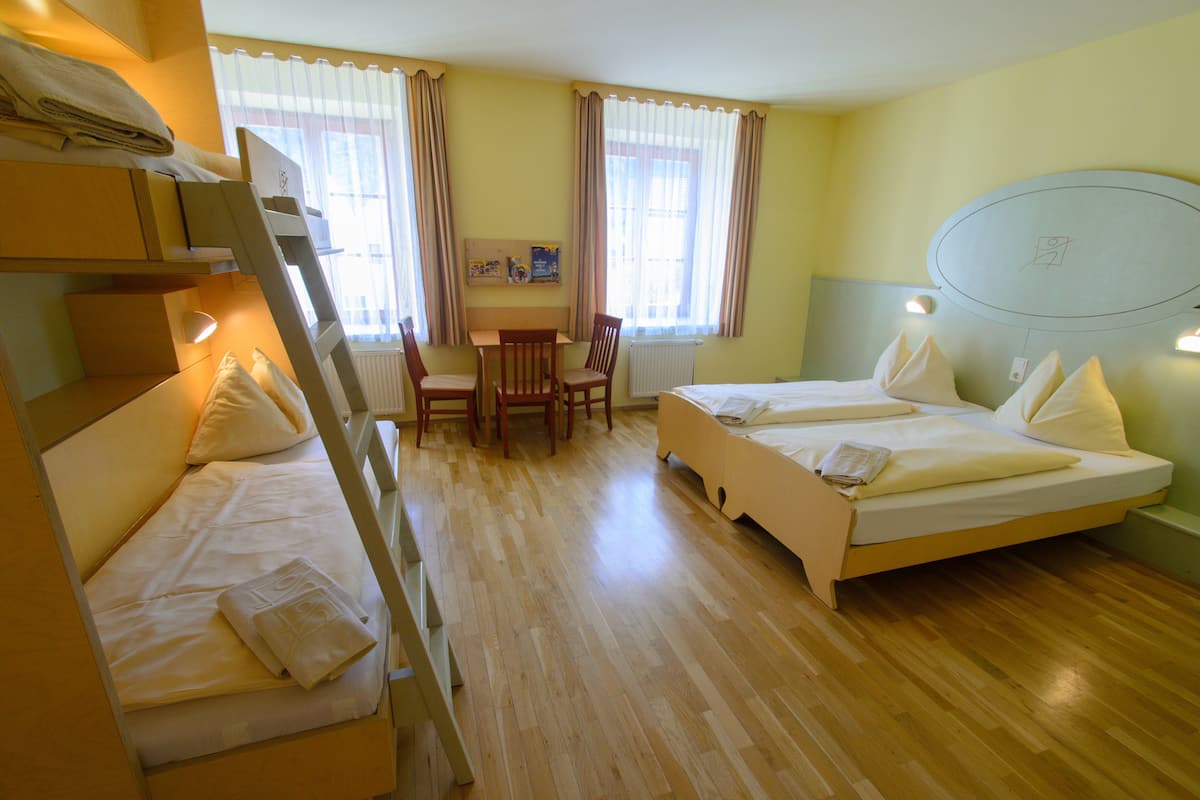 in-room safe, free wifi