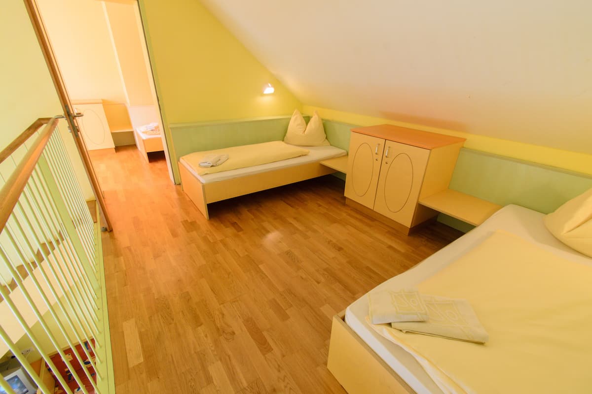 in-room safe, free wifi