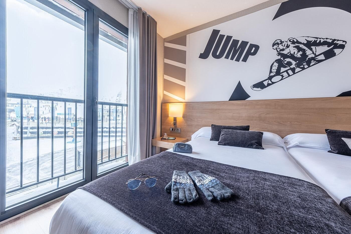 In-room safe, WiFi
