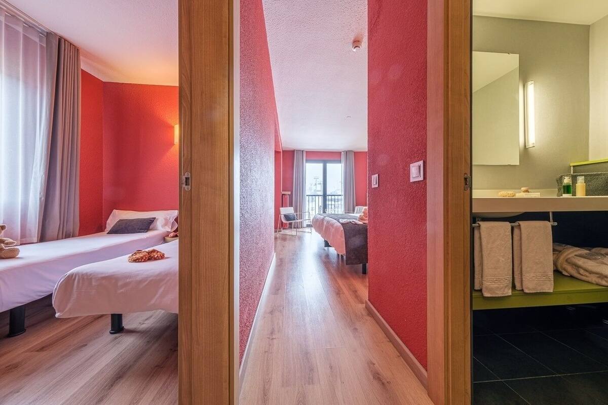 In-room safe, WiFi