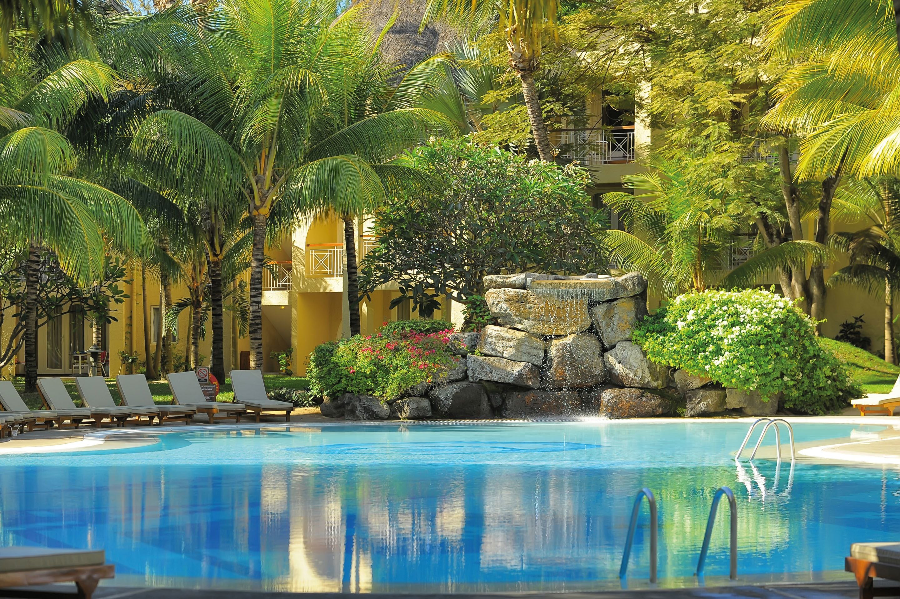 outdoor pool, pool loungers