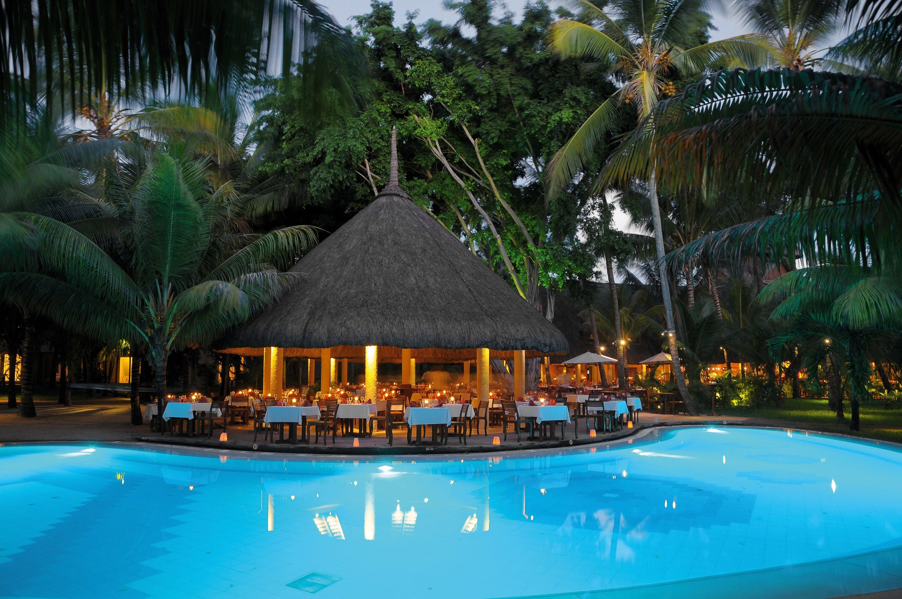 outdoor pool, pool loungers