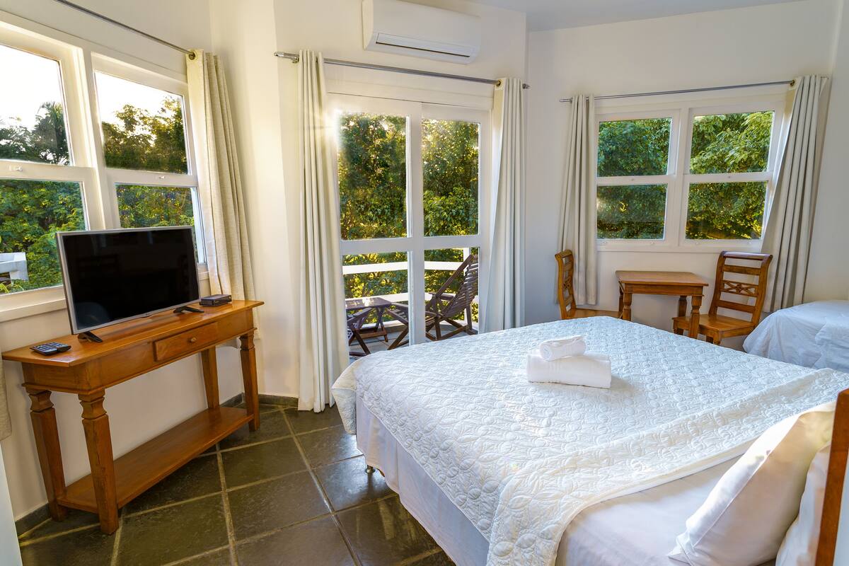 triple room, 1 bedroom | 1 bedroom, in-room safe, individually furnished, free wifi