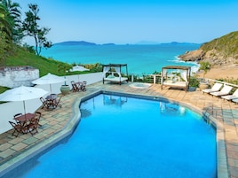 Outdoor pool, sun loungers