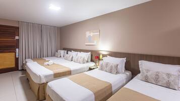 Quarto conforto | Frigobar, cortinas blackout, berços grátis, Wi-Fi de cortesia