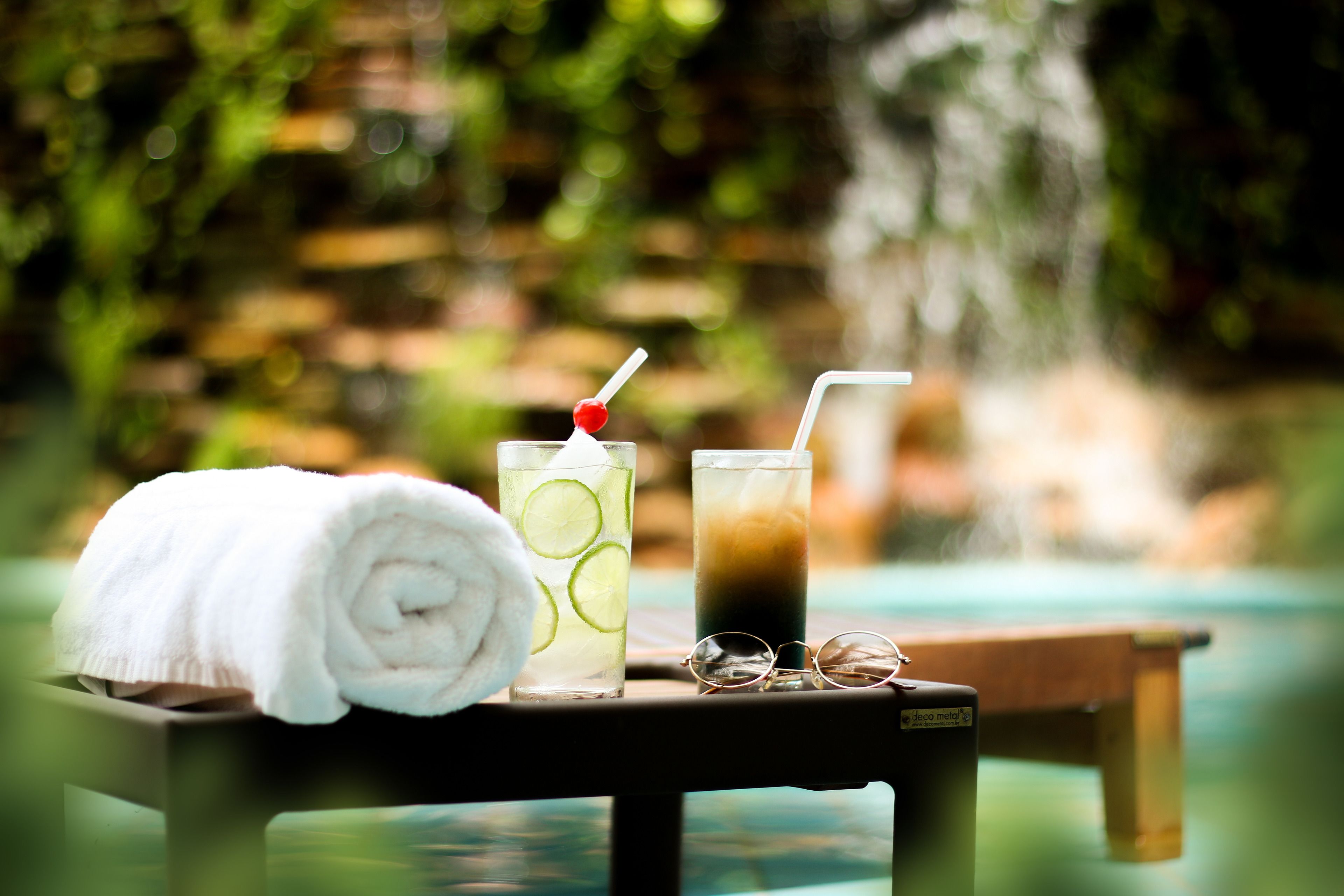 breakfast, lunch and dinner served