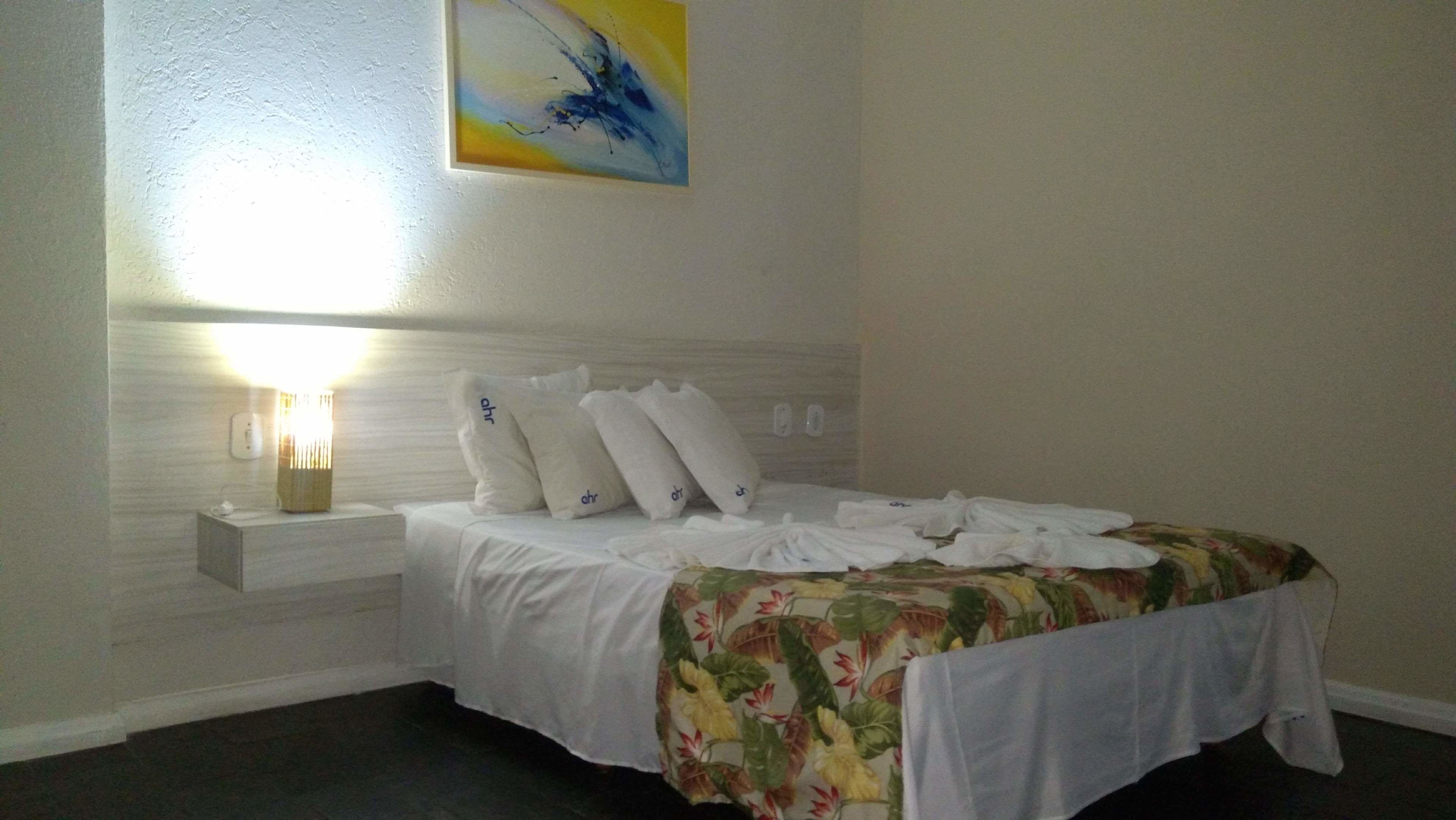 flat | desk, blackout curtains, free wifi, bed sheets