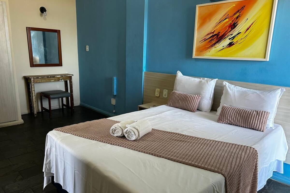 Flat | Desk, blackout drapes, WiFi (free), bed sheets