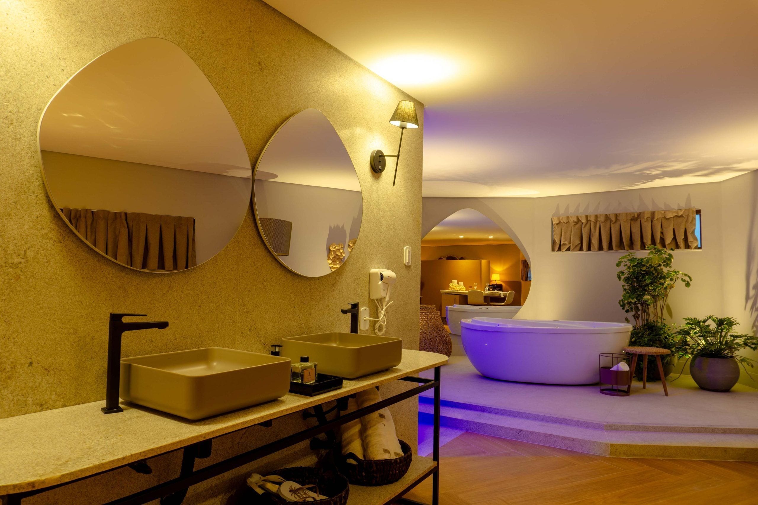 design studio suite | 1 bedroom, pillow-top beds, in-room safe, free wifi