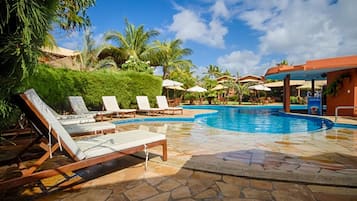 Outdoor pool, pool umbrellas, sun loungers