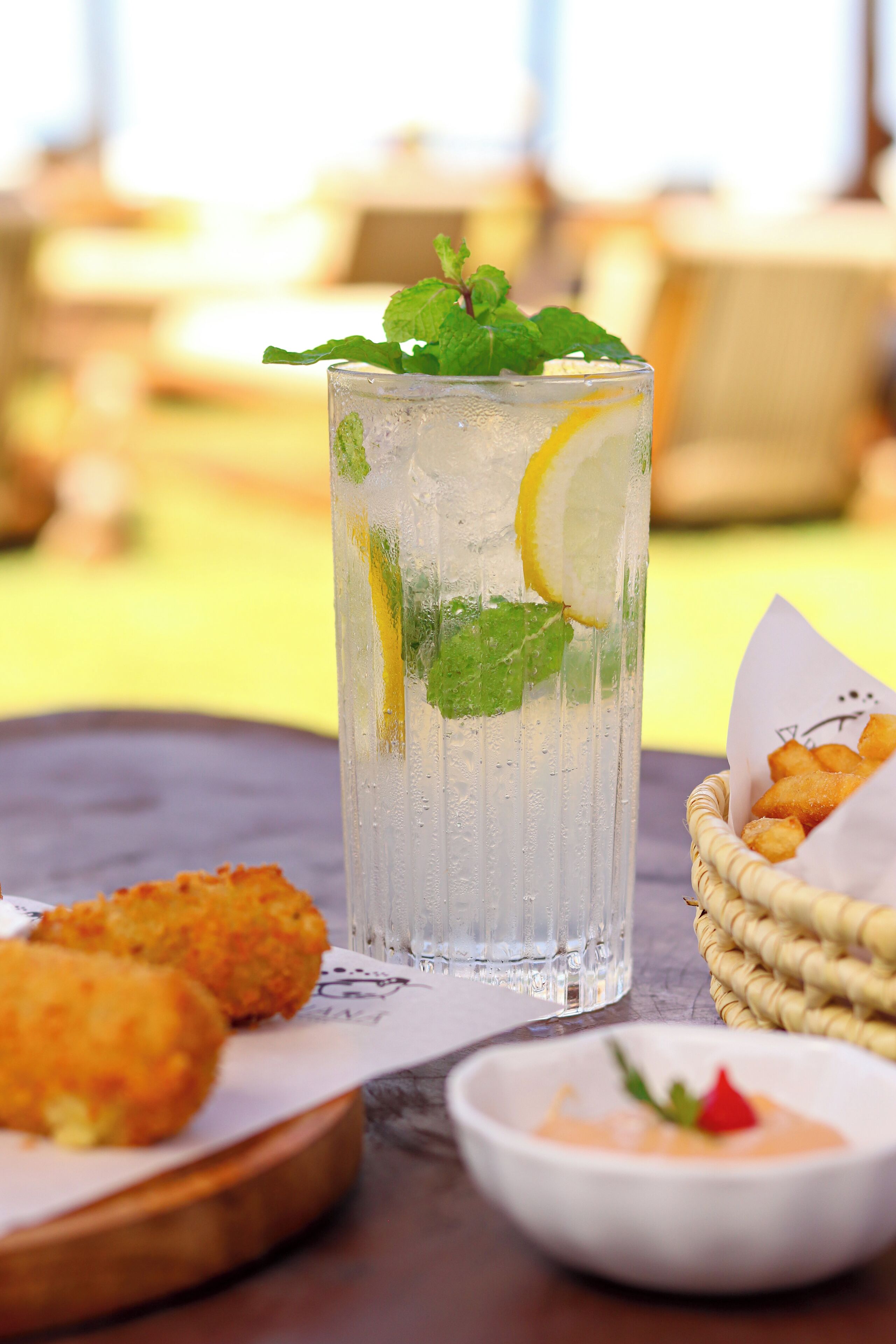 Makanan dan minuman