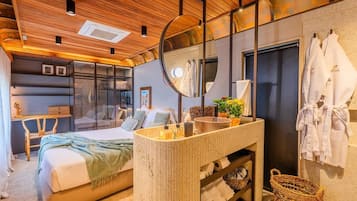 Studio Suite có thiết kế đặc sắc | Nệm có lớp đệm bông, két bảo mật tại phòng