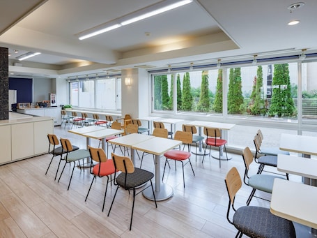 Daily buffet breakfast (JPY 1100 per person). Comfort Inn Suwa Inter