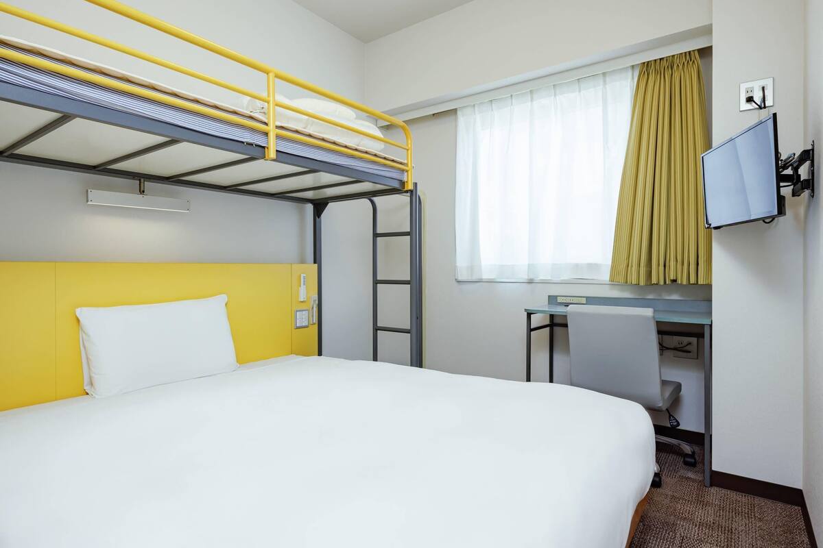 standard room, 1 double bed + 1 loft bed, non-smoking | down duvets, desk, laptop workspace, blackout curtains