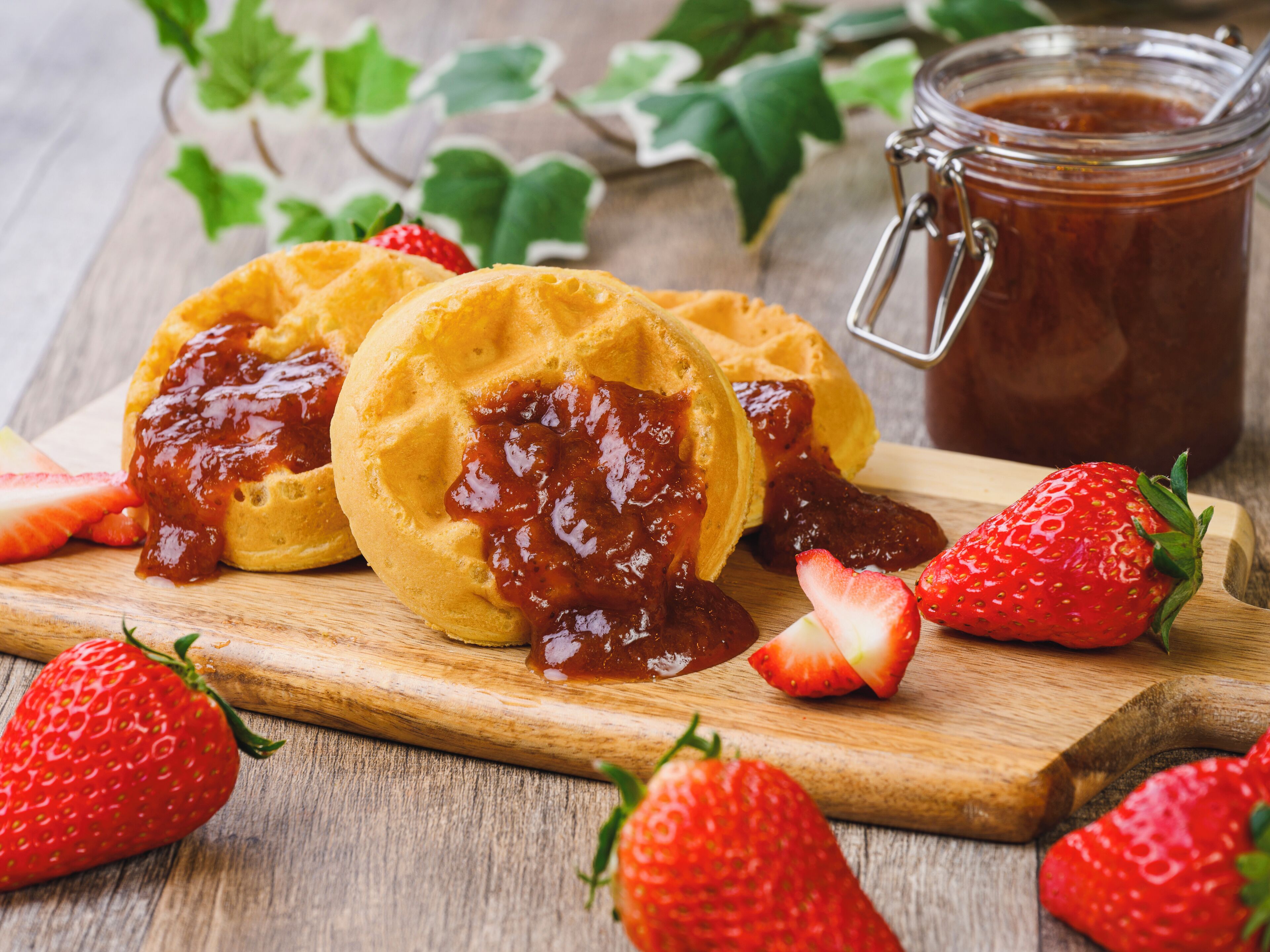 daily buffet breakfast (jpy 990 per person)